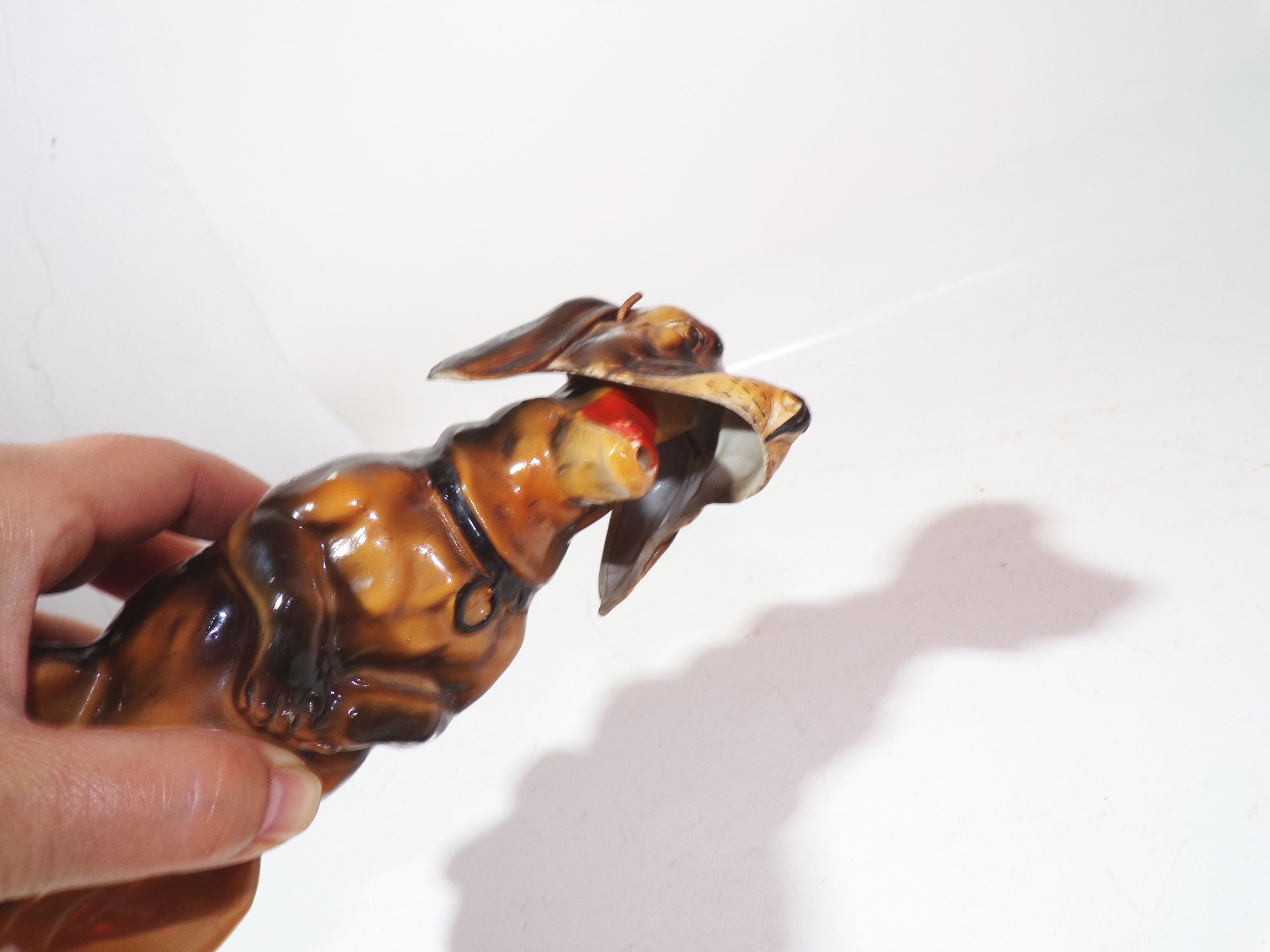 Alte Figurenkanne Dackel Dachshund Teckel Likör Flasche Ausgießer DRGM