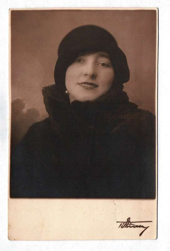 Foto Ak junge Frau altes Bild Postkarte