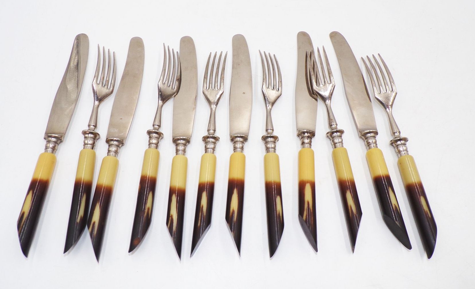 Altes Besteck Martin Solingen 12 Teile Messer Gabeln Antik Altes Besteck Martin Solingen 12 Teile Messer Gabeln Antik
