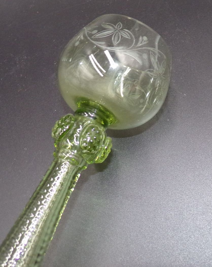 Alte Weingläser Römer 4 Stück Grün Beerennuppen 