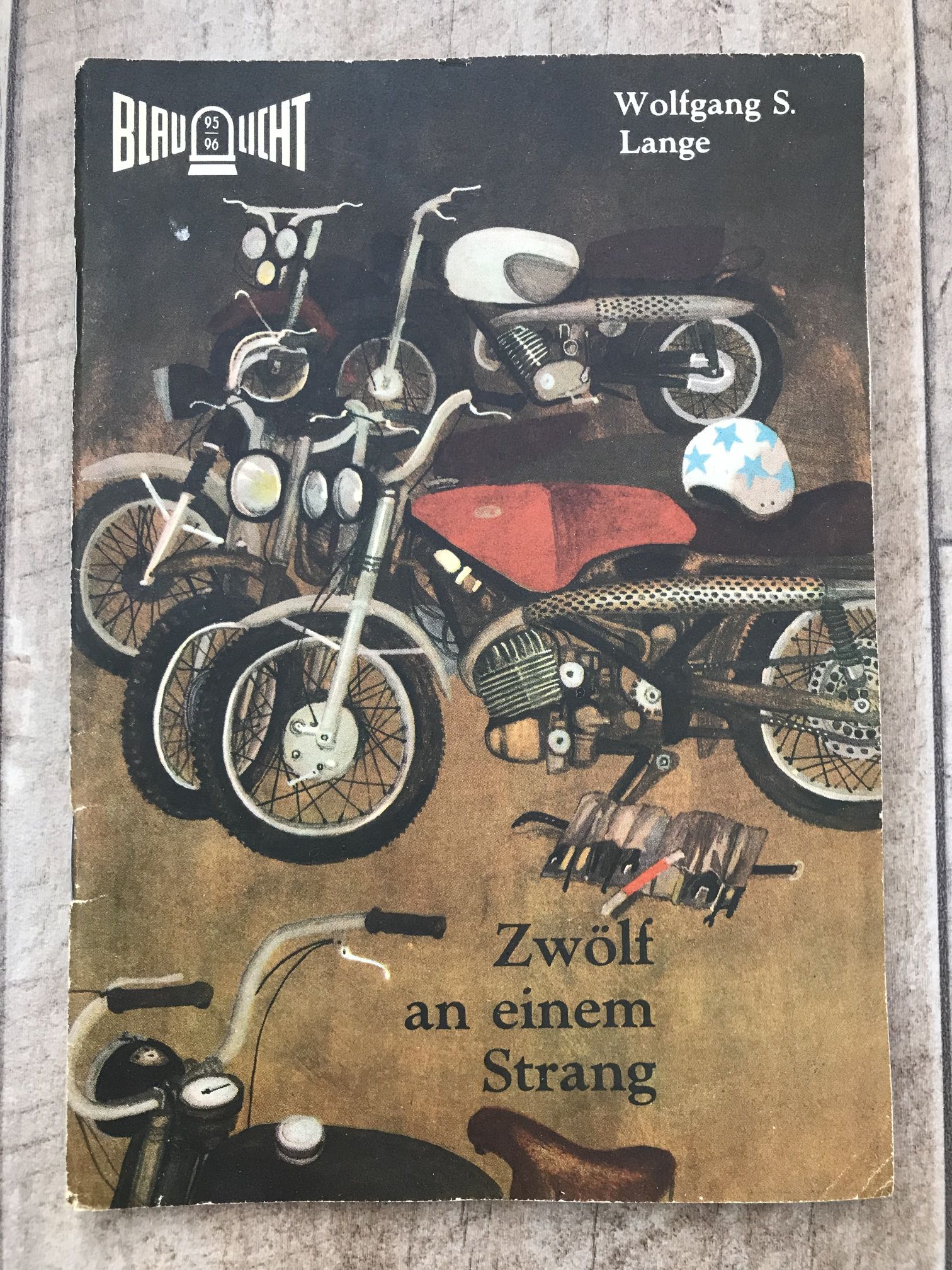 Blaulicht Romane verschiedene Ausgaben DDR Romanheft