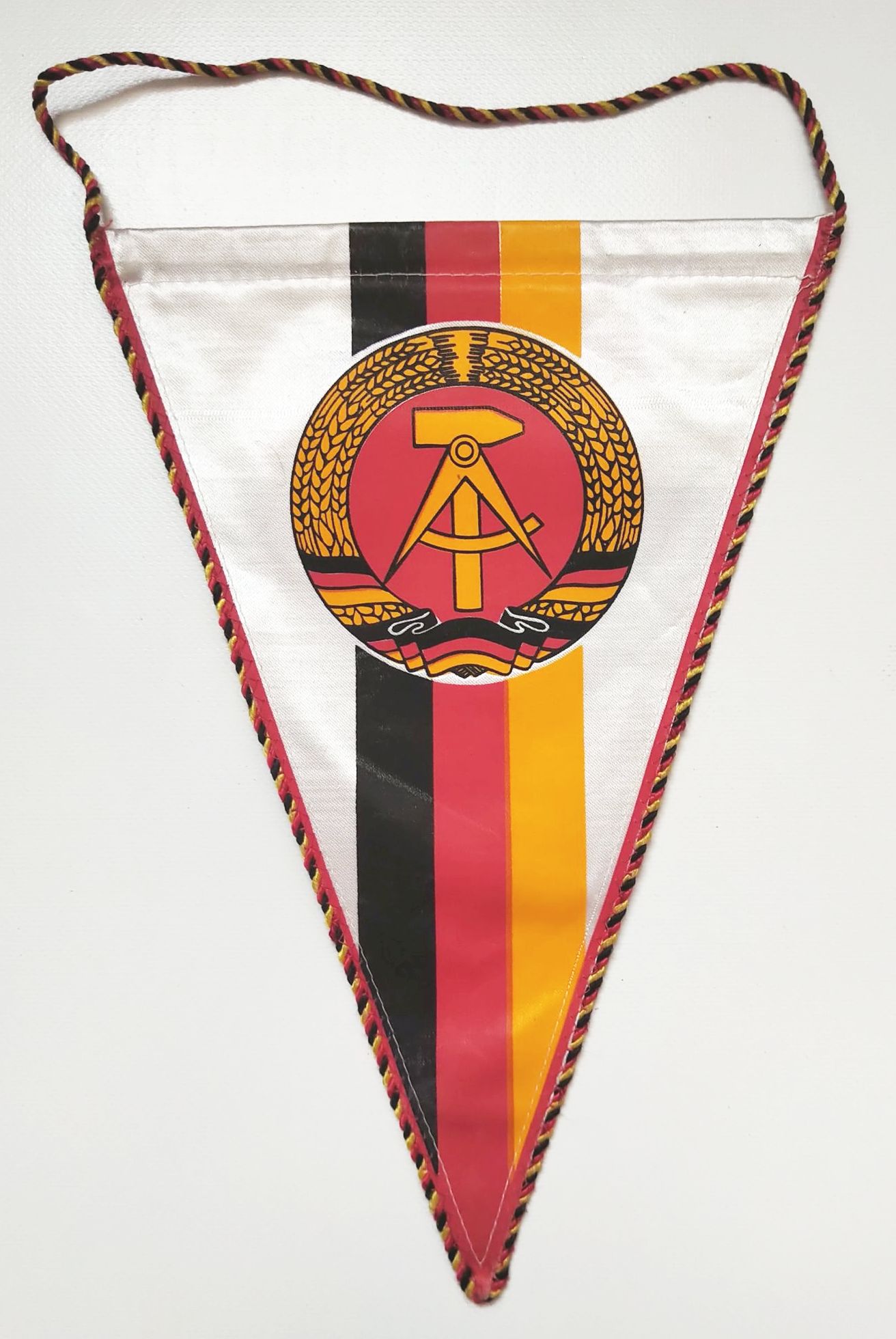 Alter Wimpel Potsdam Sans Souci Wappen DDR Staatswappen Alter Wimpel Potsdam Sans Souci Wappen DDR Staatswappen