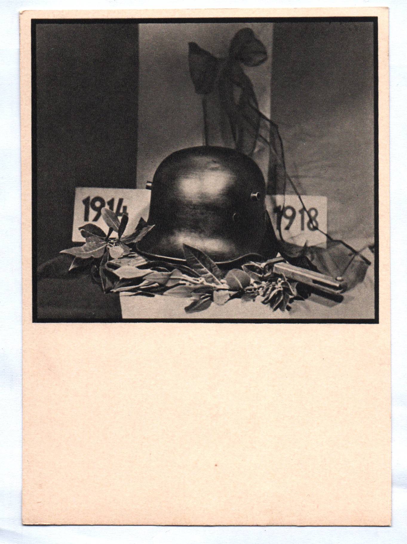 Postkarte Stahlhelm 1914 bis 1918 Bajonett Krieg Motivkarte
