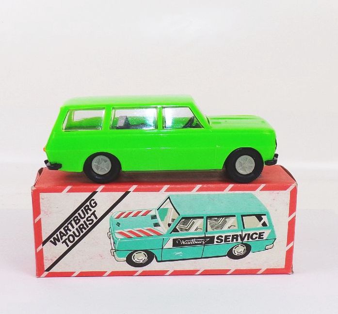 Plasticart Wartburg hellgrün mit Originalkarton DDR Spielzeug