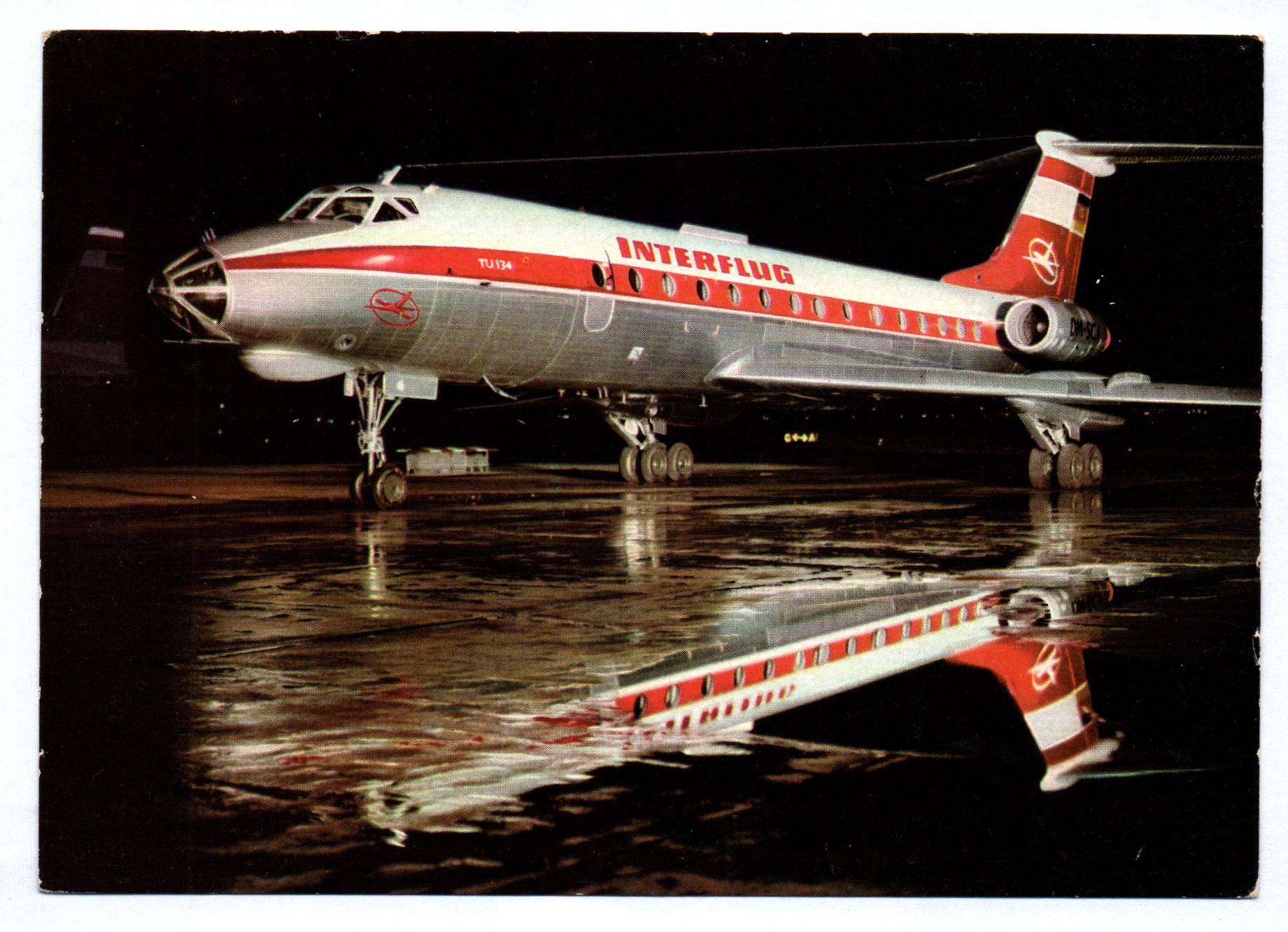 Foto Ak Flugzeug Interflug TU134 Turbinenluftstrahlverkehrsflugzeug Foto Ak Flugzeug Interflug TU134 Turbinenluftstrahlverkehrsflugzeug