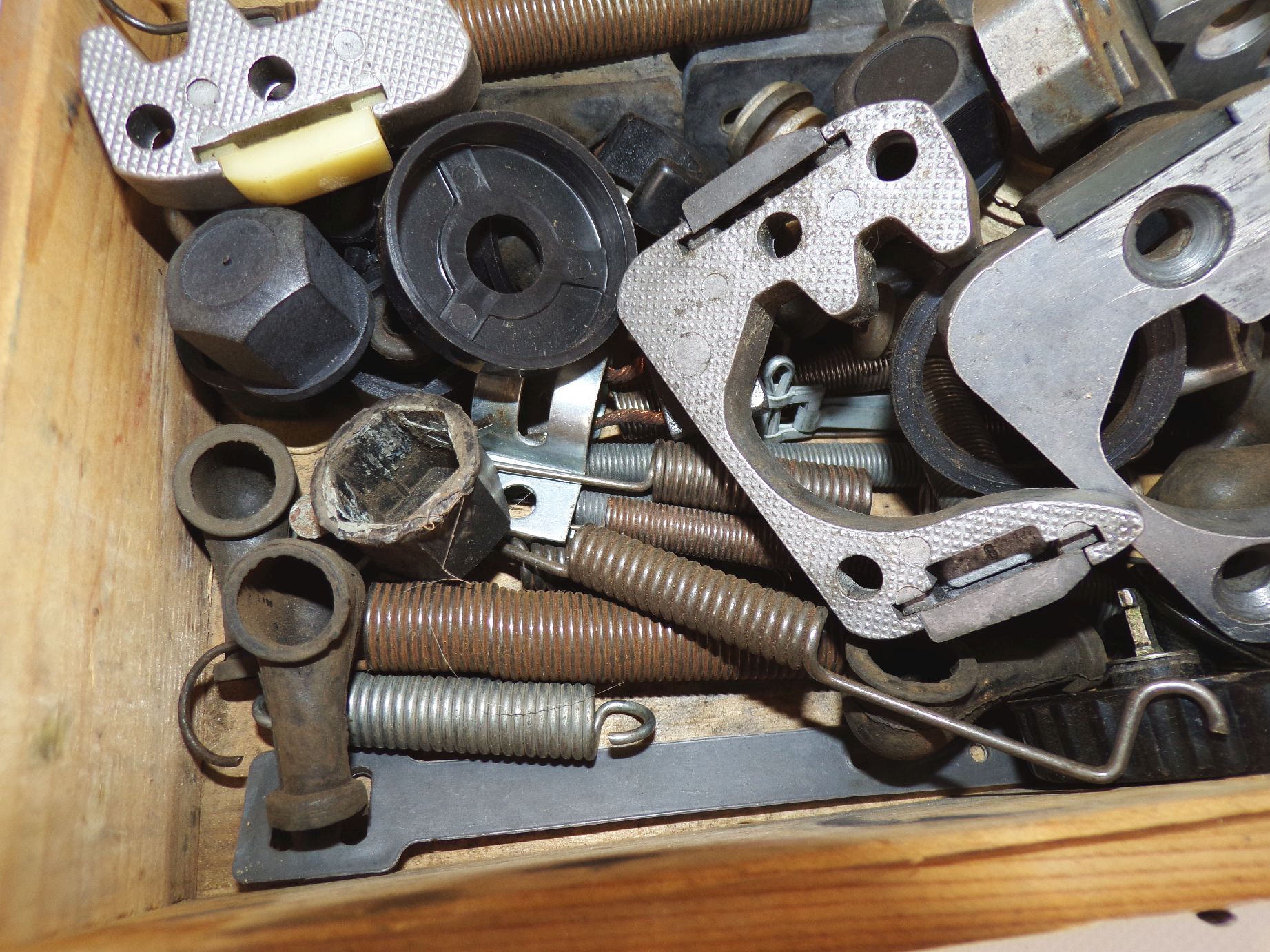 Trabant Ersatzteile Konvolut Kleinteile Oldtimer DDR Trabi Trabant Ersatzteile Konvolut Kleinteile Oldtimer DDR Trabi