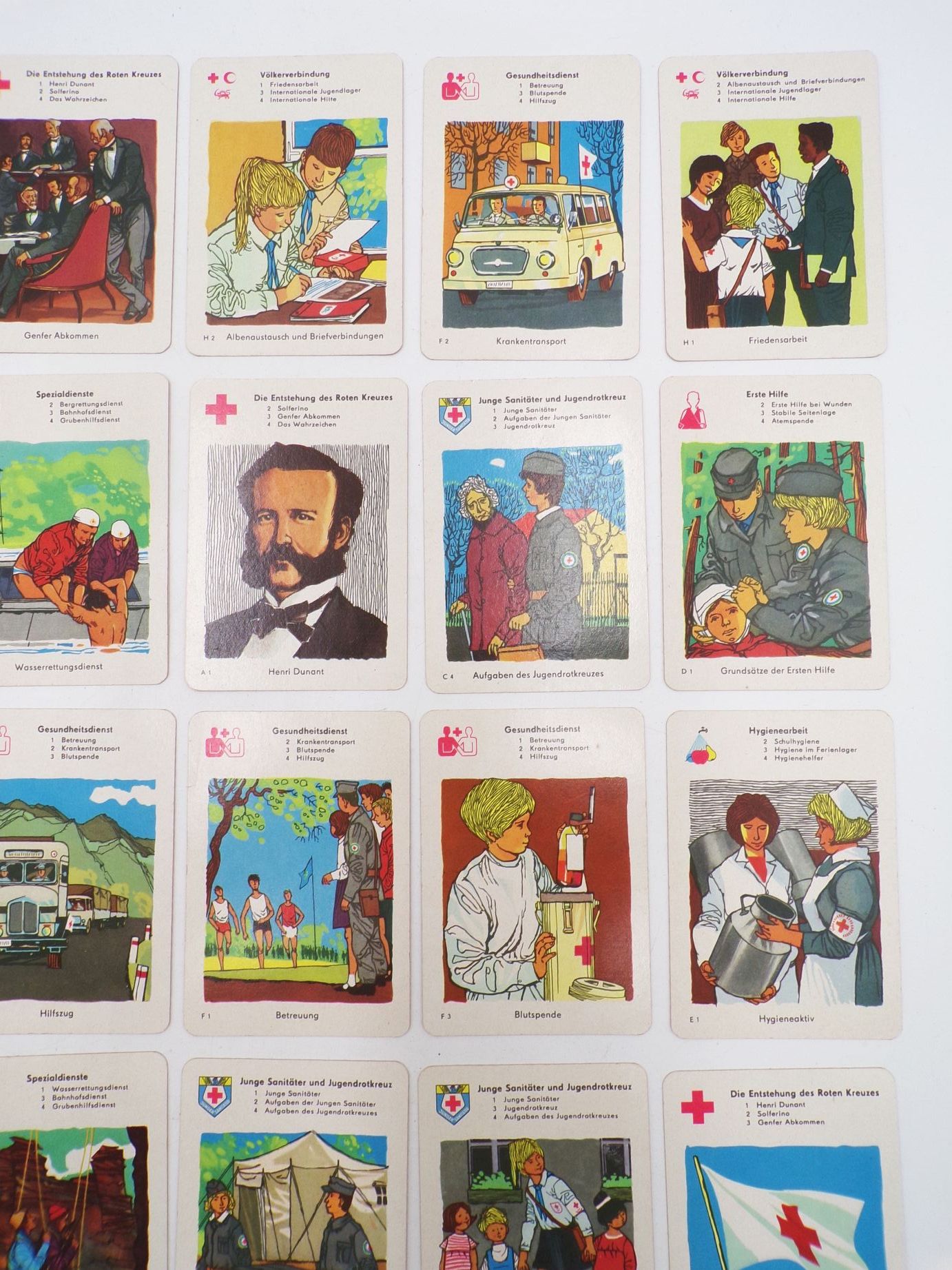 Lernt helfen Deutsches Rotes Kreuz DDR Kartenspiel Quartett 1969 Lernt helfen Deutsches Rotes Kreuz DDR Kartenspiel Quartett 1969
