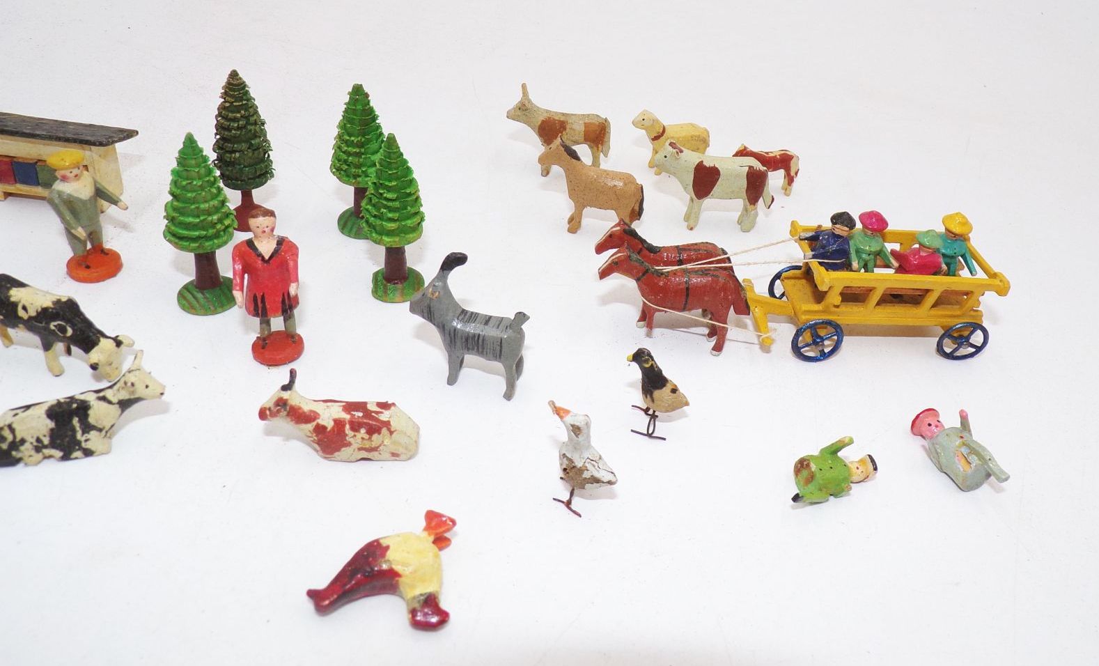 Altes Erzgebirge Spielzeug Miniaturen Pferdegespann Bäume Tiere 