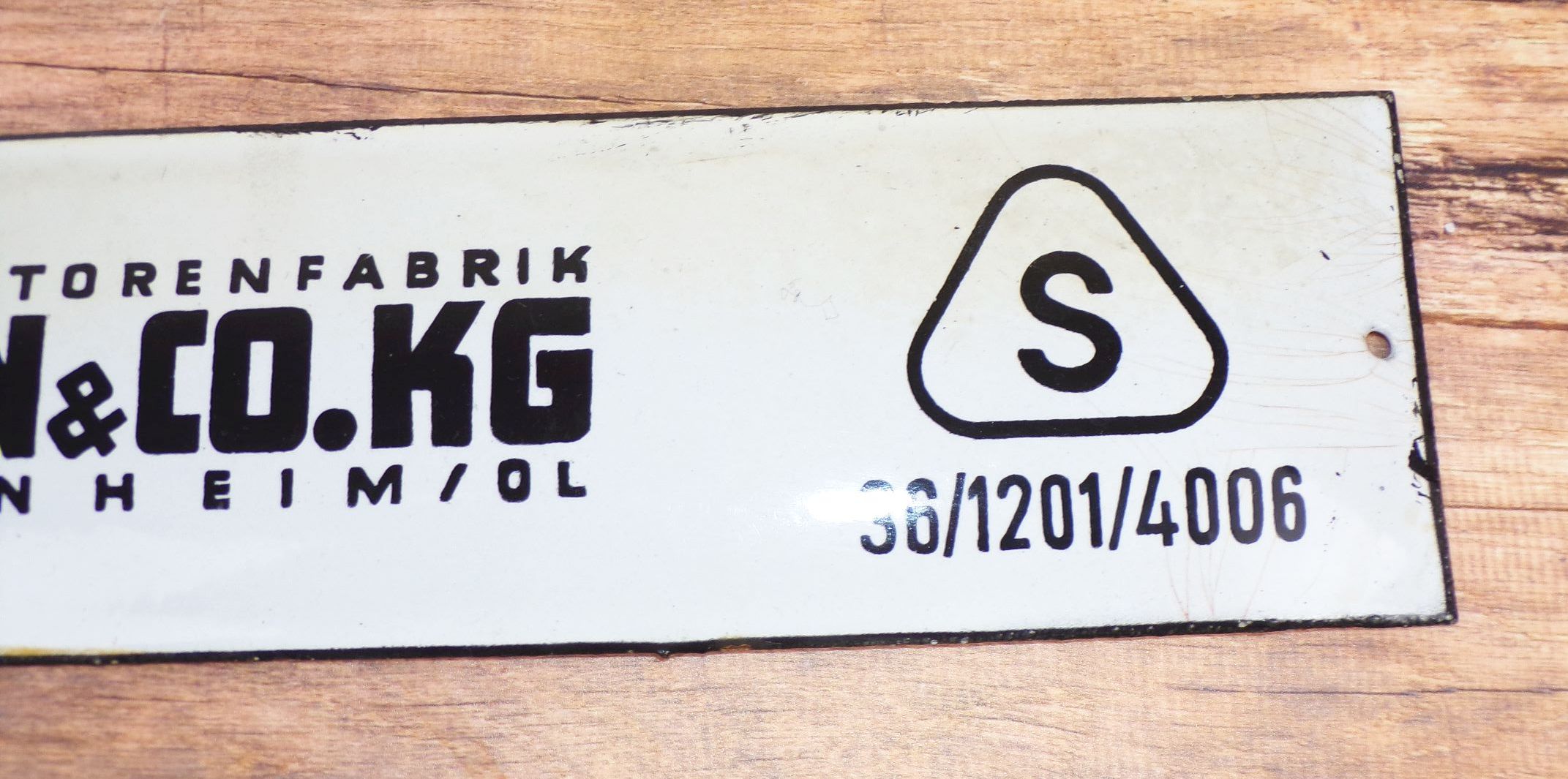 Emailschild Akkumulatoren Fabrik Stohn u Co KG Taubenheim Oberlausitz 1950er 