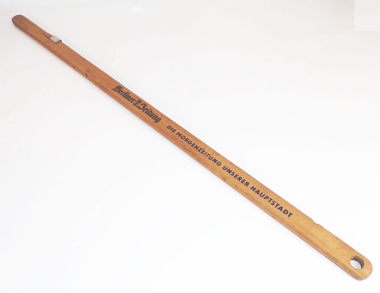 Alter Zeitungshalter Berliner Morgenpost Die Morgenzeitung unserer Hauptstadt Alter Zeitungshalter Berliner Morgenpost Die Morgenzeitung unserer Hauptstadt