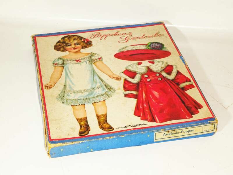 Spear Nürnberg Püppchens Garderobe Anziehpuppe Pappe um 1910