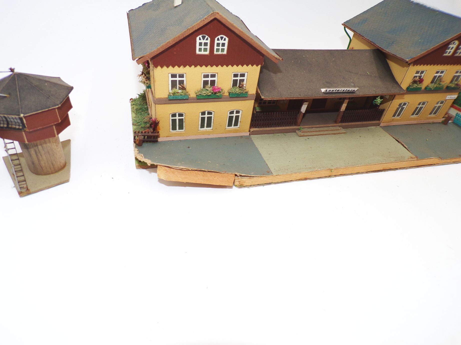 Konvolut alte Gebäude Häuser H0 aus Pappe DDR um 1950 bis 1960er 