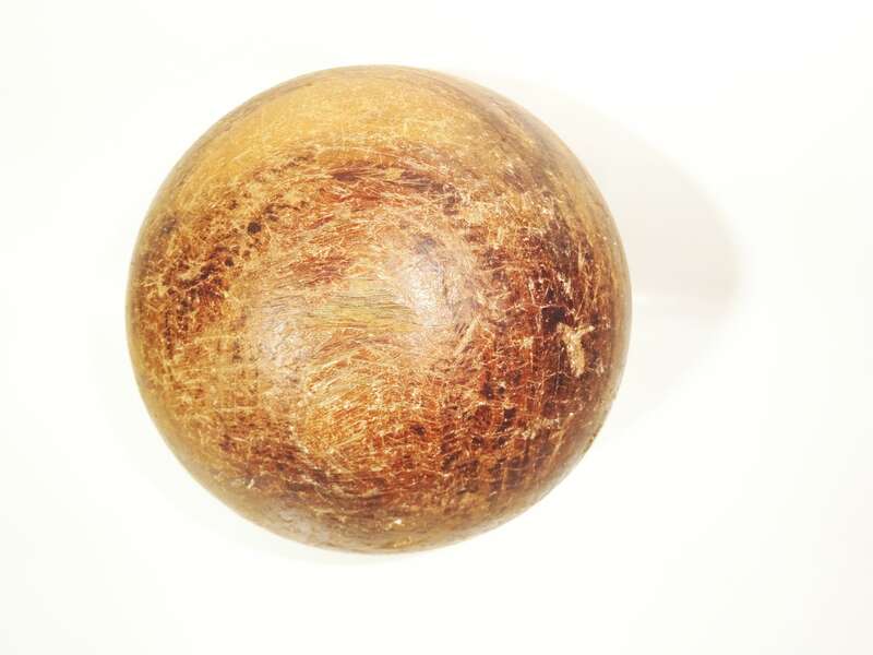 Uralte Kegelkugel aus Holz Ø 14 cm Kugel Sanktuskugel Vollkugel Loft Deko