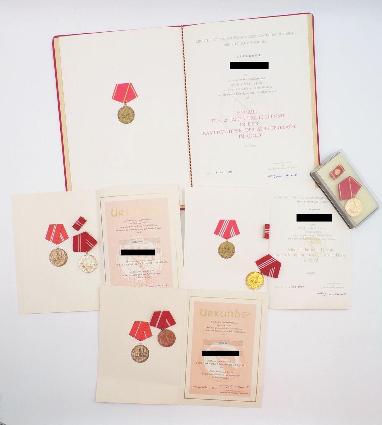 Kampfgruppe Auszeichnungen bronze silber gold Stufe Urkunden DDR