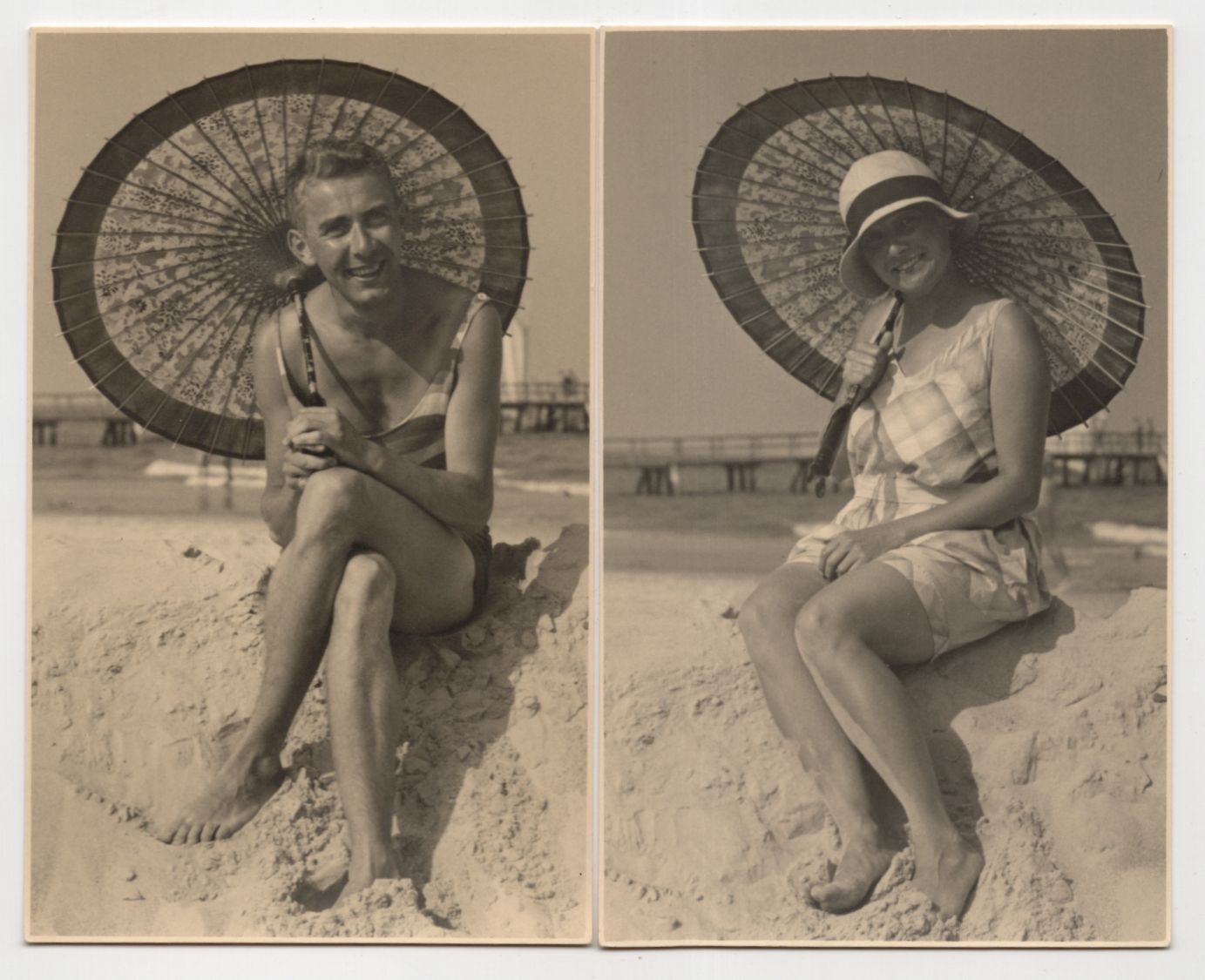 2 x Foto Ak Mann Frau mit Sonnenschirm Strand Rügen vintage