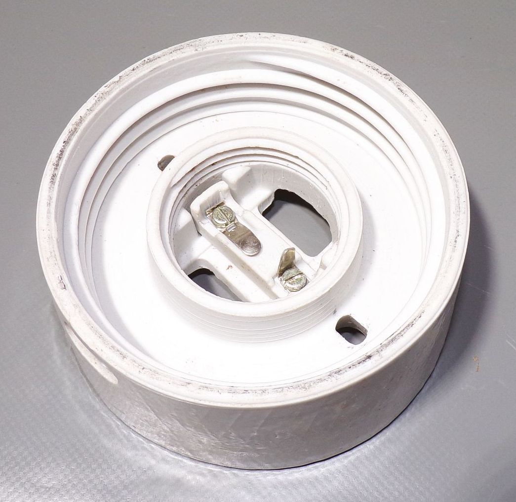 Alte Lampe Rund Weiss E27 Glas Porzellan Kellerlampe Loft Deko