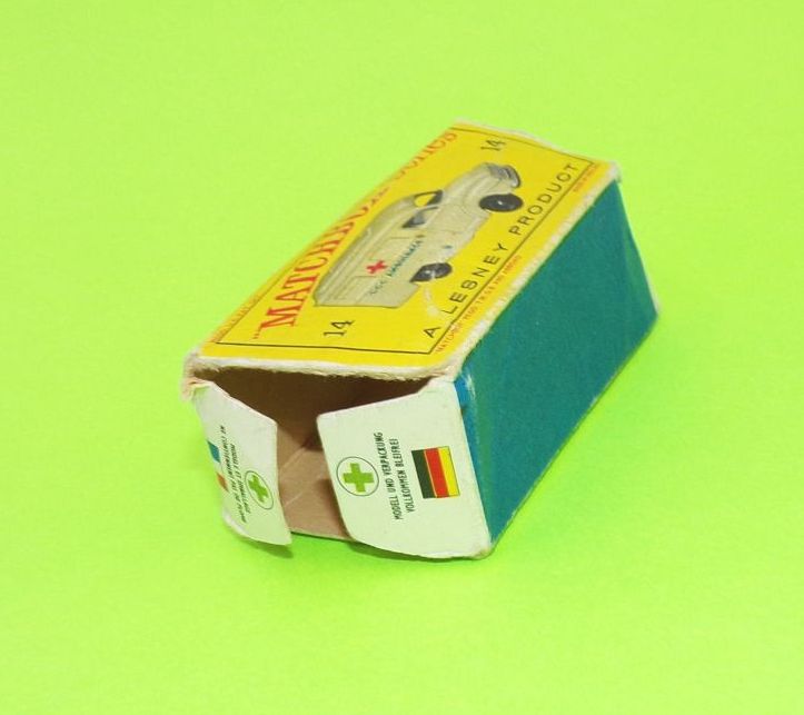 Old Matchbox Auto No 14 Lomas Ambulance mit OVP Modellauto