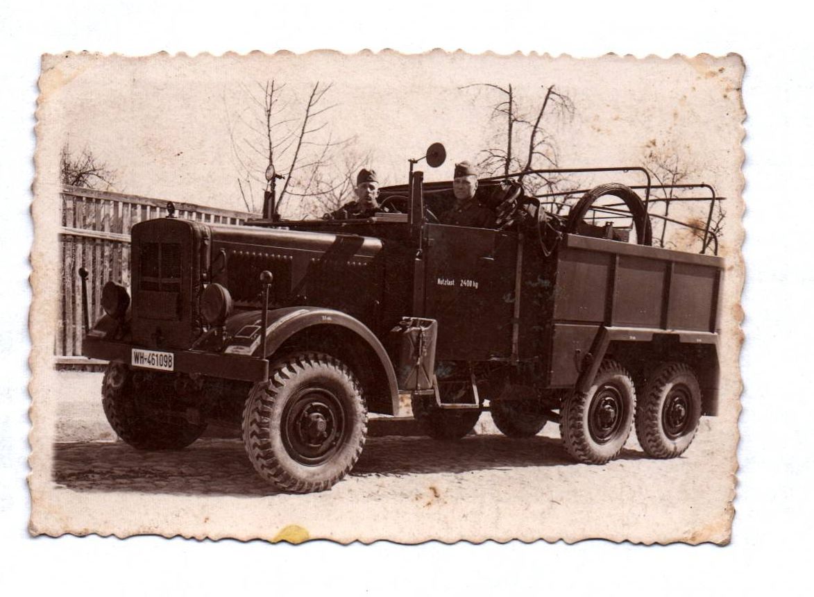 Foto WH461098 Mannschaftswagen 2 Weltkrieg