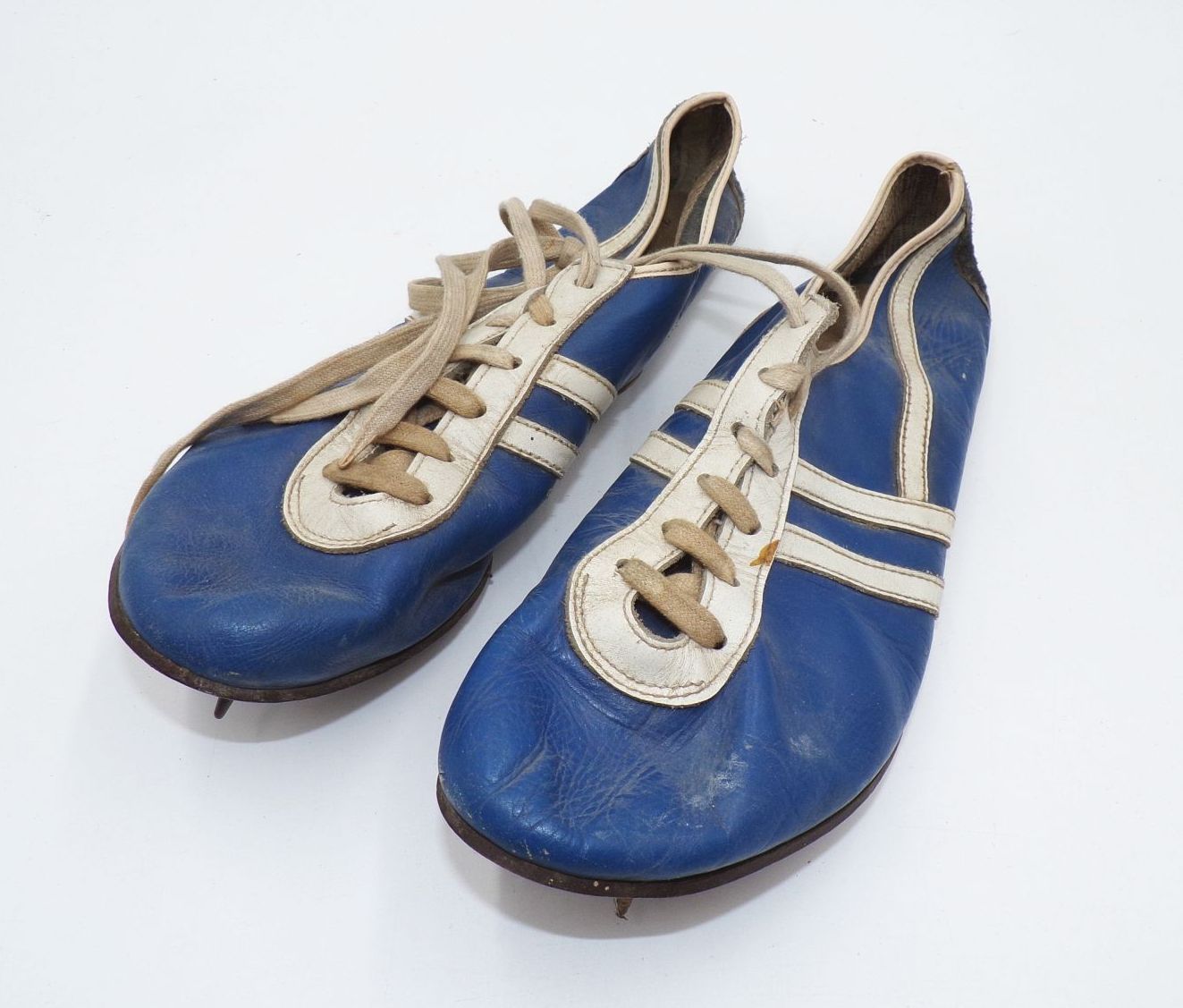 Alte Sportschuhe DDR Sprinterschuhe Laufschuhe blau weiß Spikes Vintage