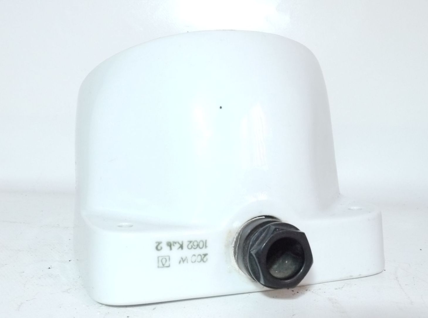 Alte Kugellampe IP41 Glas Weiß Außenlampe Porzellan Fassung schräg