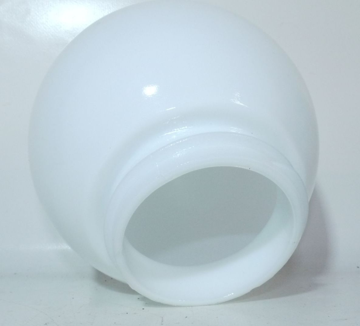 Alte Kugellampe IP41 Glas Weiß Außenlampe Porzellan Fassung