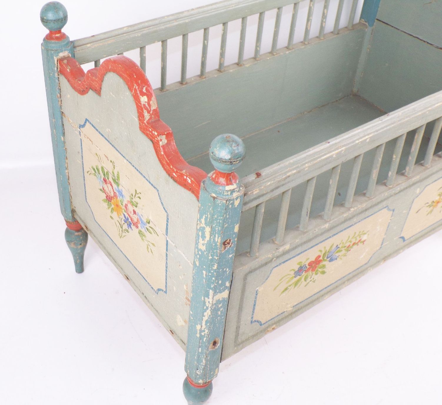 Altes Puppenbett Holz Bauernmalerei