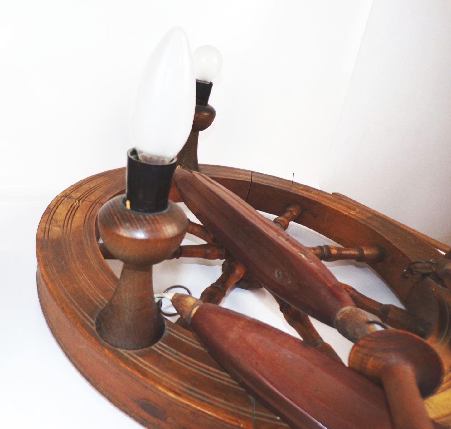 Alte Bauernlampe Deckenleuchte um 1900 geschnitzte Figuren Bauernstube