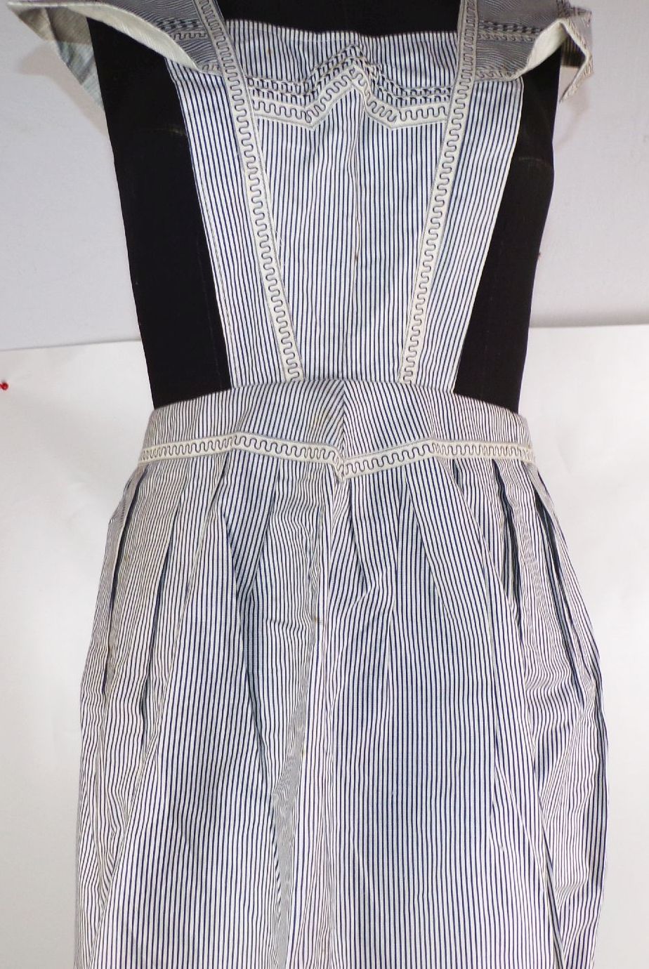 Alte Schürze Damen blau weiß Hausmädchen Bedienstete Leinen Kittel vintage