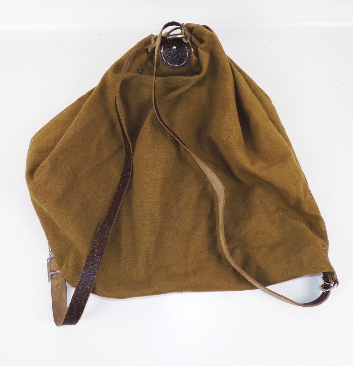 Alter Wanderrucksack Grün Kaki Stoff Leder DDR 