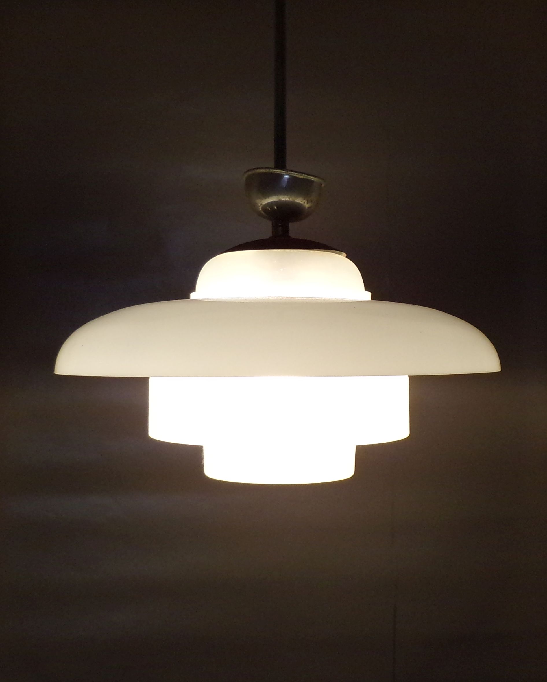 Alte Deckenleuchte E27 XL Weiß Deckenlampe Mithras Bauhaus Alte Deckenleuchte E27 XL Weiß Deckenlampe Mithras Bauhaus