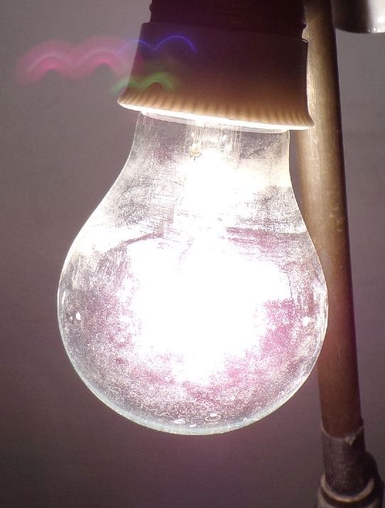 Alte Osram Glühlampe 24 Watt Originalkarton 150 Volt E27 altes Leuchtmittel Alte Osram Glühlampe 24 Watt Originalkarton 150 Volt E27 altes Leuchtmittel