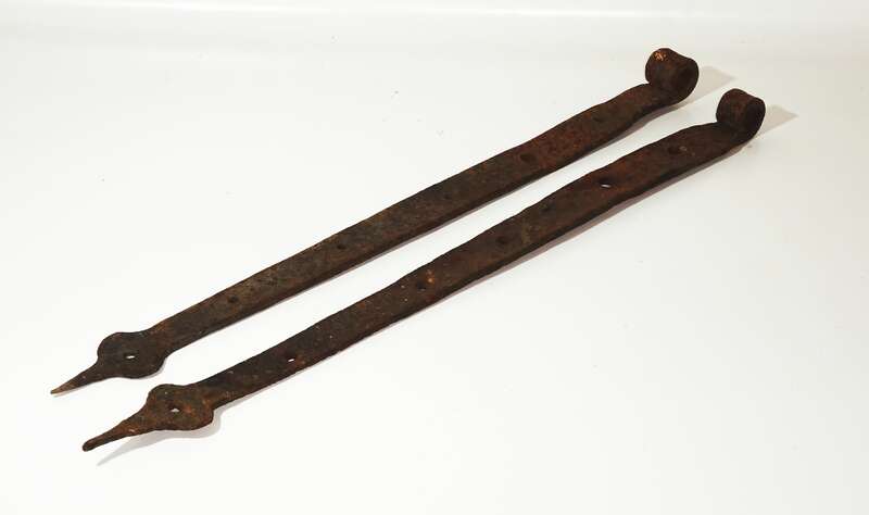 2 handgeschmiedete Türbänder Türband 56 cm Eisen Vintage 