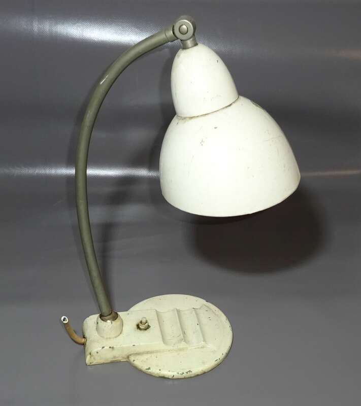 Art Deco Lampe Schreibtischlampe Bauhaus Leuchte Gussfuss Metall vintage
