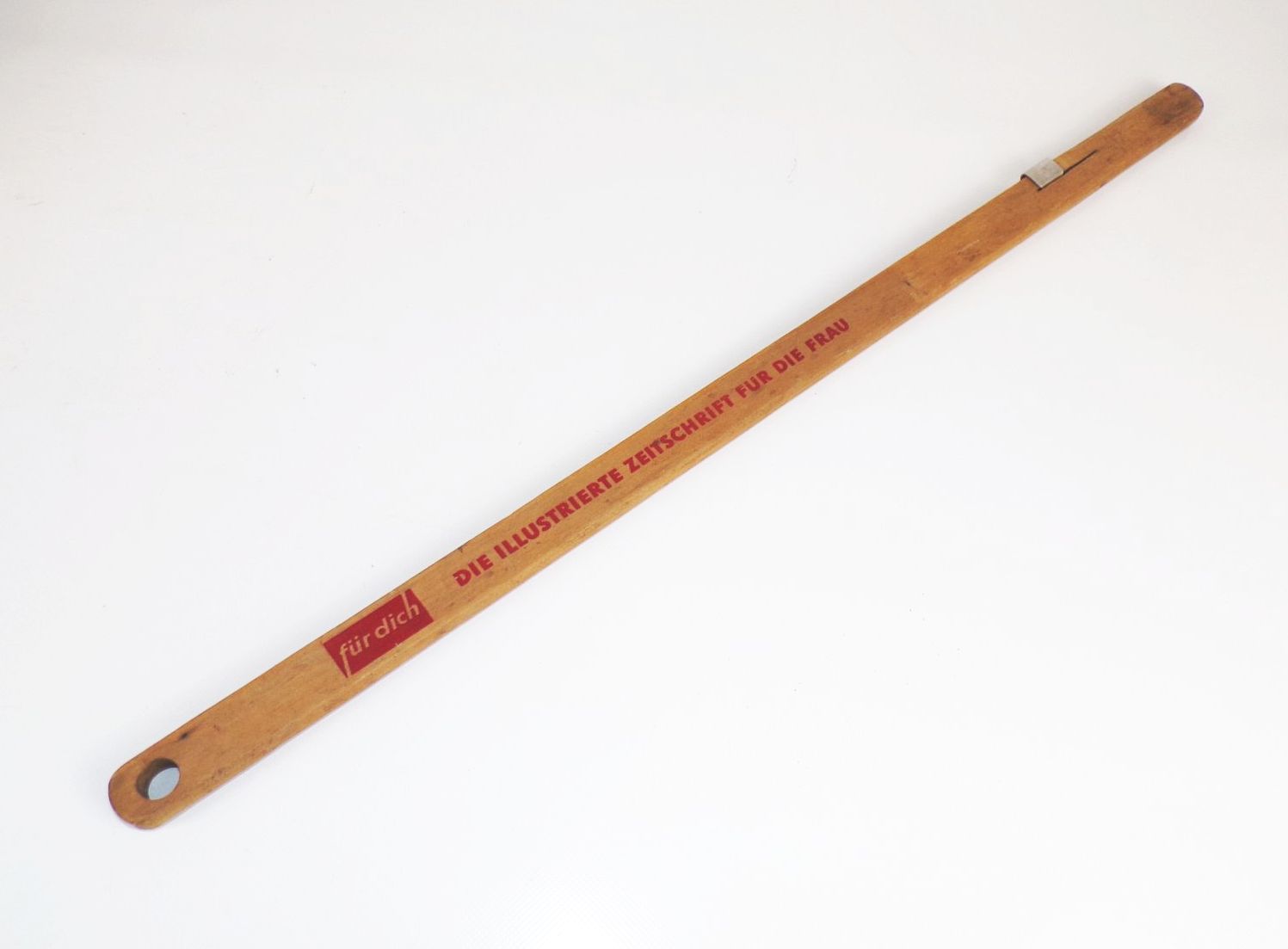 Alter Zeitungshalter Für dich Die illustrierte Zeitschrift für die Frau Alter Zeitungshalter Für dich Die illustrierte Zeitschrift für die Frau