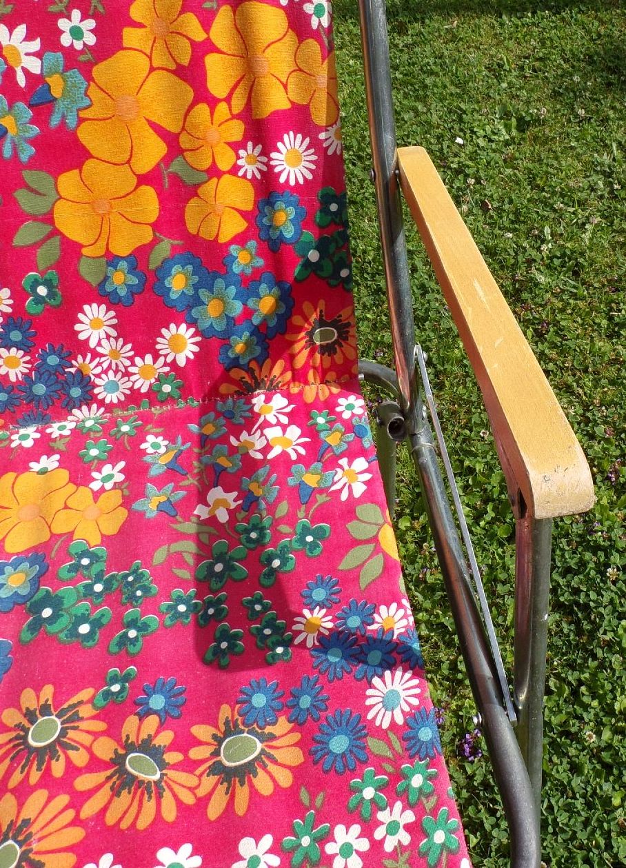 DDR Klappstuhl Gartenstuhl Campingstuhl Bunt Blumen 