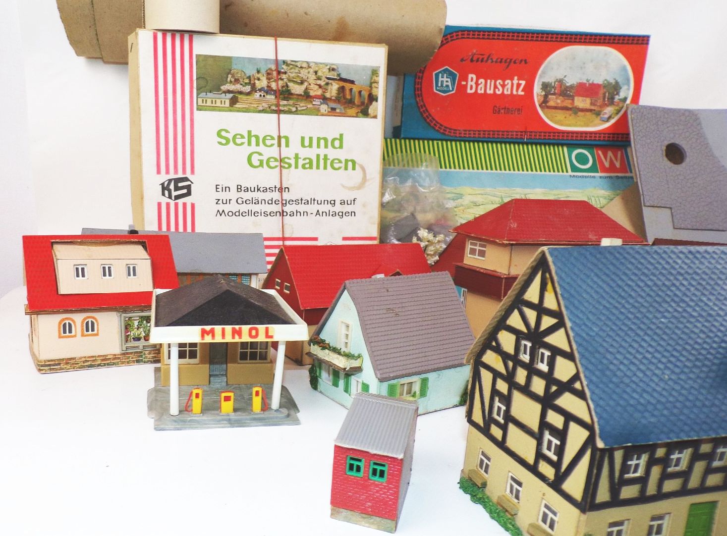 Konvolut H0 Modellbau Häuser Streumaterial Loks Bastlermaterial