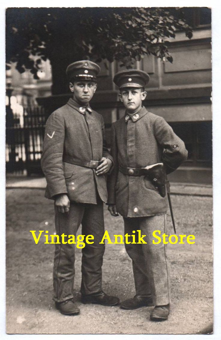 Foto Ak Freikorps Kragenspiegel Ärmelabzeichen Pistole Foto Ak Freikorps Kragenspiegel Ärmelabzeichen Pistole