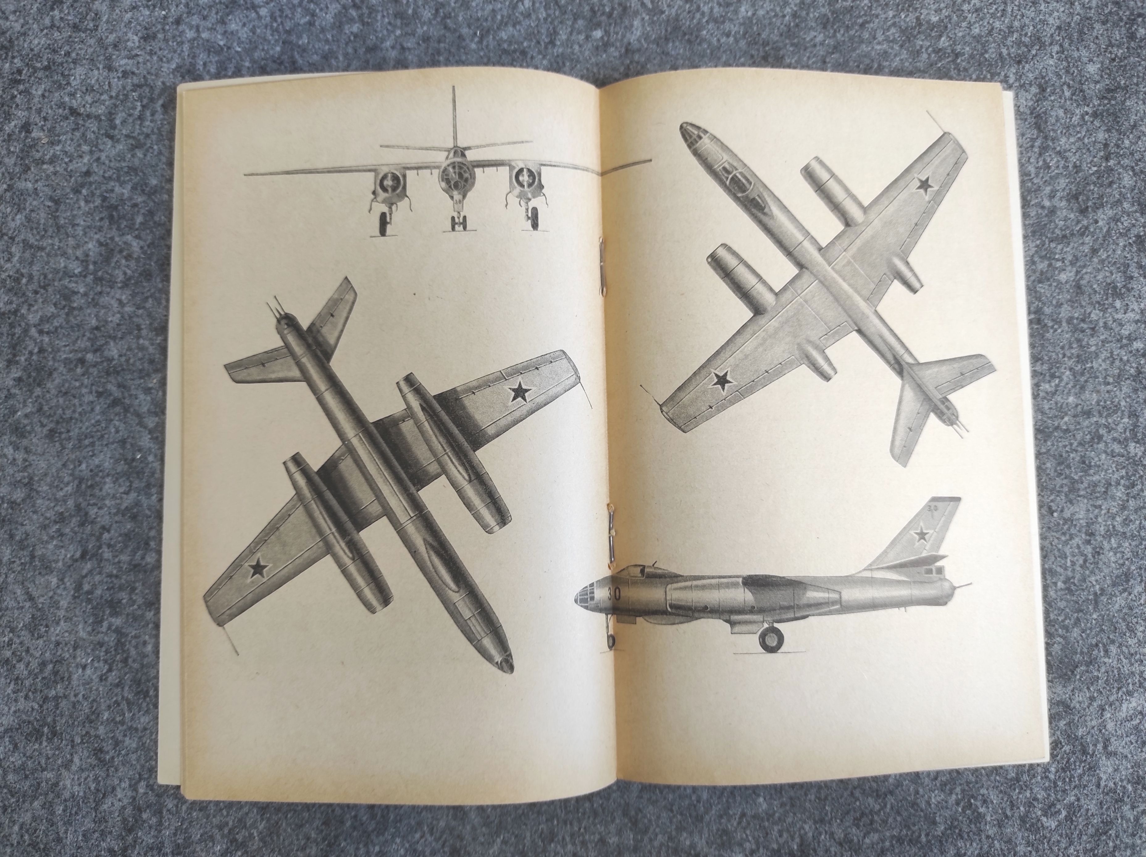 Iljuschin IL-28 Illustrierte Reihe für den Typensammler mit Negativ