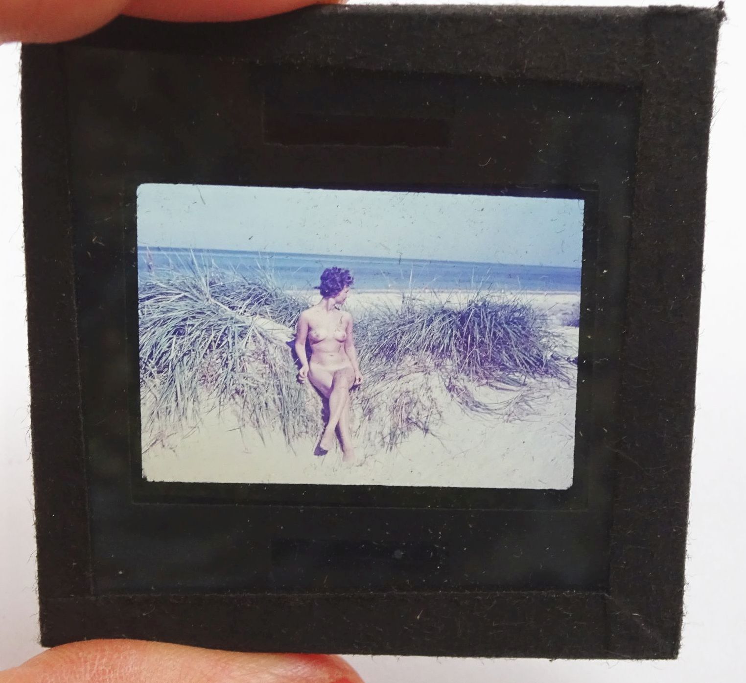 Farbdia nackte Frau DDR Strand 1950er Akt Freikörperkultur Dia Fotografie Farbdia nackte Frau DDR Strand 1950er Akt Freikörperkultur Dia Fotografie