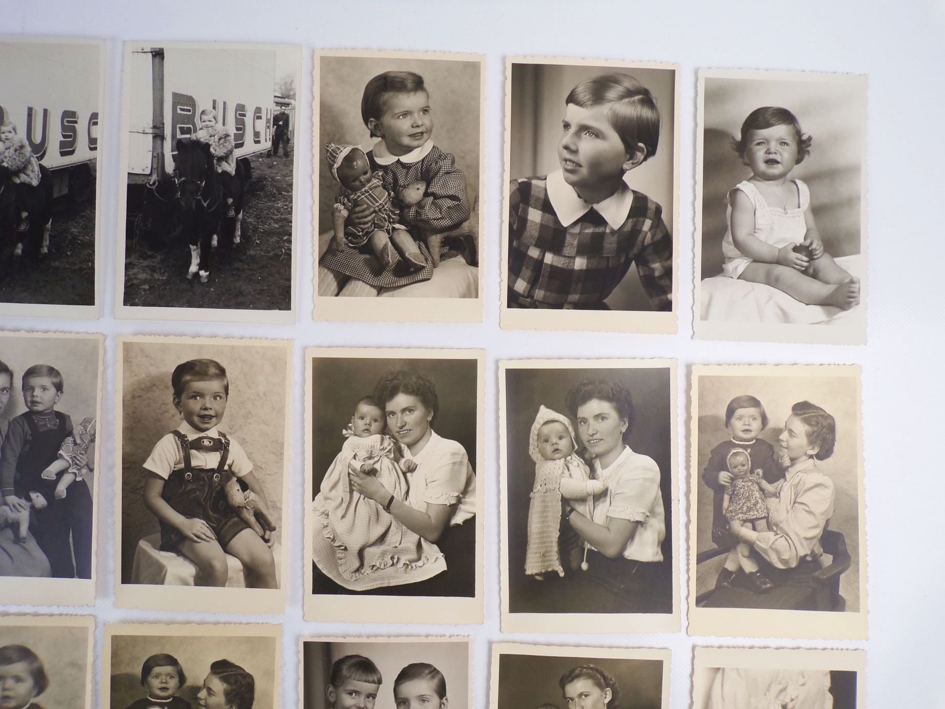 Foto Nachlass Kinder Spielzeug Portraits Kinderheit 1950er vintage Foto Nachlass Kinder Spielzeug Portraits Kinderheit 1950er vintage