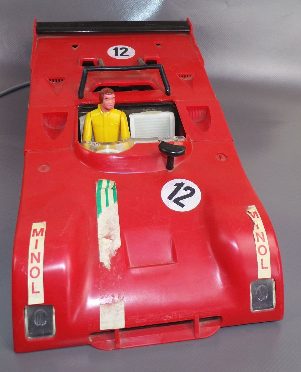 DDR Ferrari Fernlenkauto Rot Sportwagen