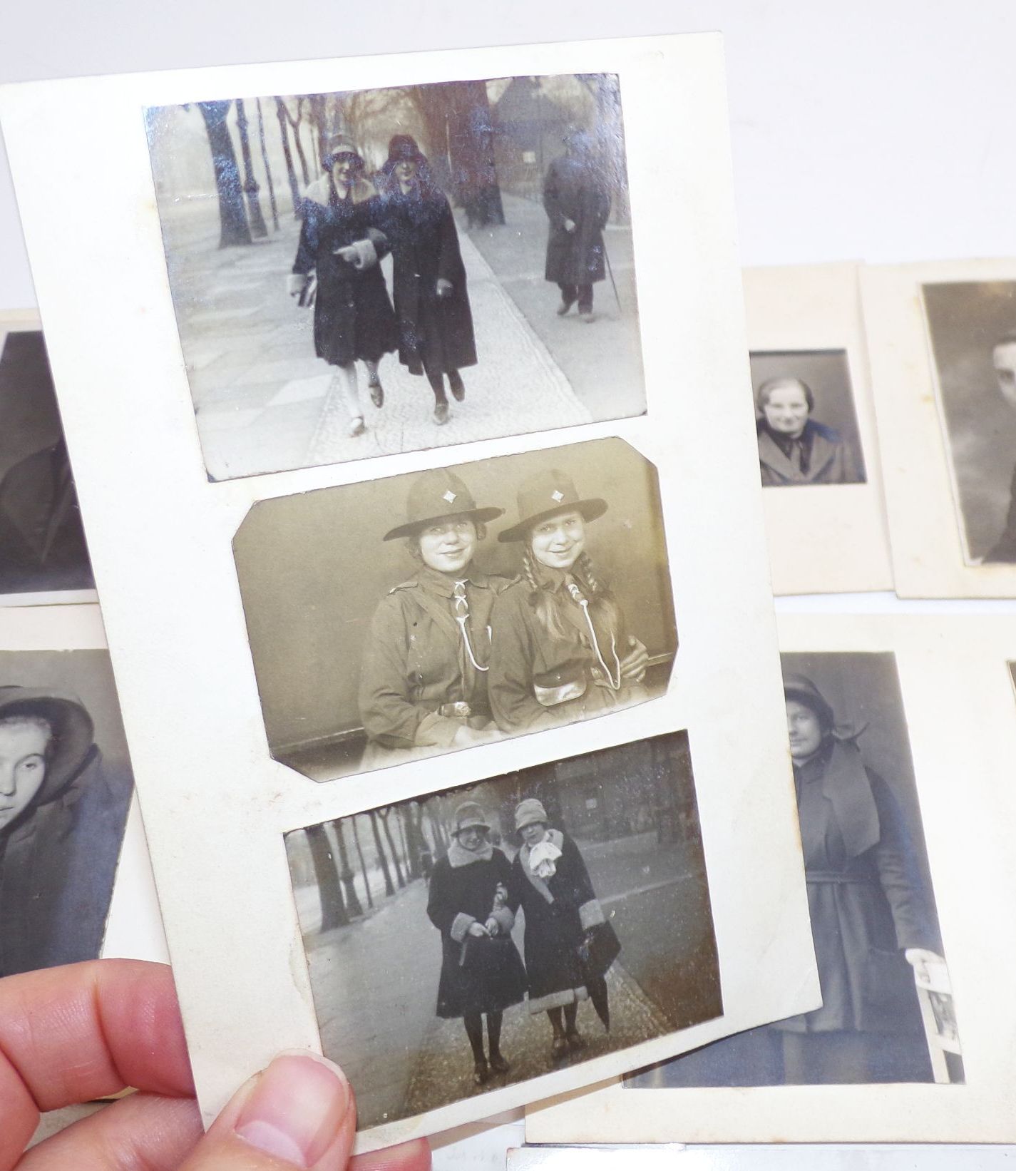 Foto Konvolut Heilsarmee Uniform Portraits um 1920 bis 1930er 