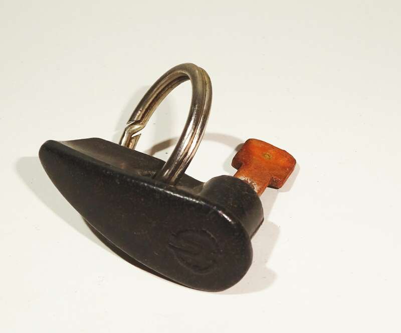 Alter Bakelit Zündschlüssel Habicht Star Schwalbe Oldtimer 