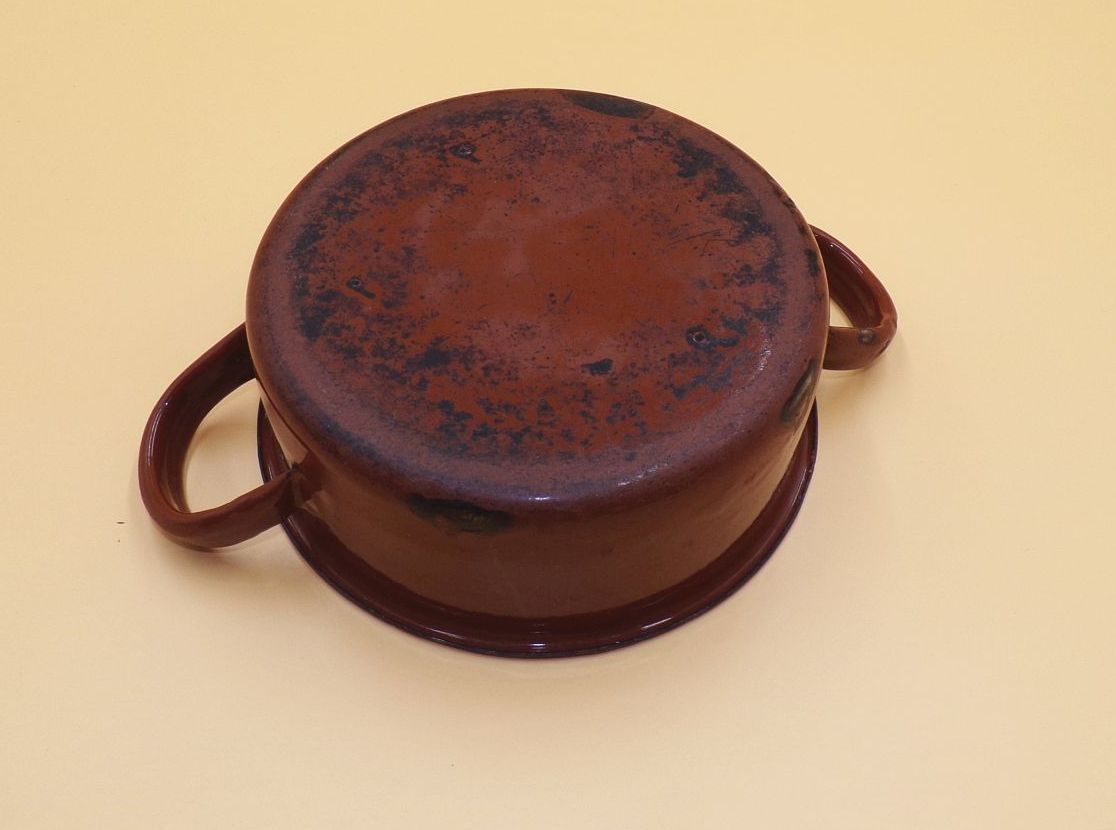 Alter Emaille Topf klein braun Pflanzgefäß Alter Emaille Topf klein braun Pflanzgefäß