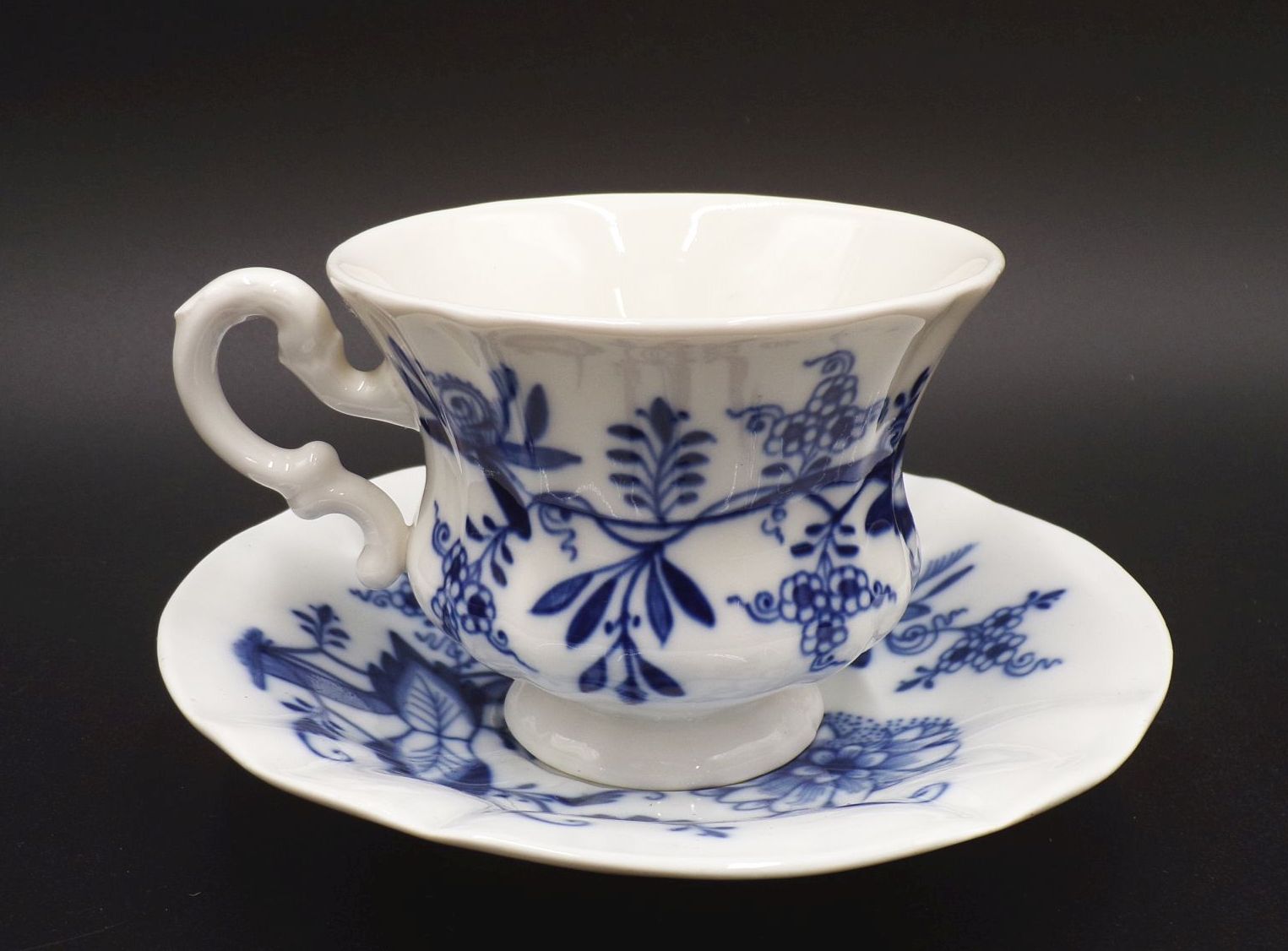 Alte Meissen Tasse mit Untertasse Zwiebelmuster 2 Wahl Form