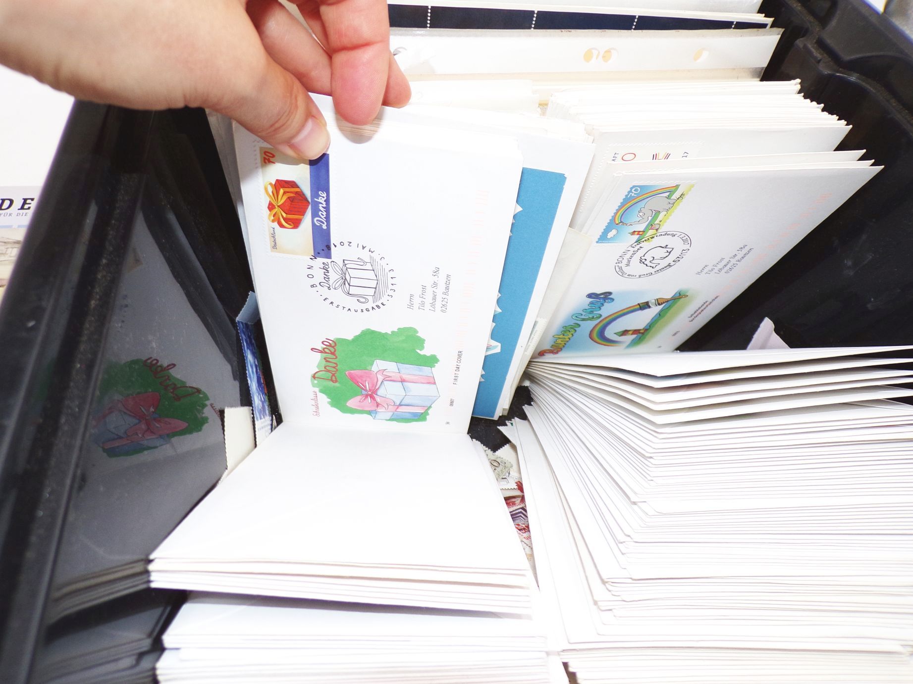 Briefmarken Wunderkiste BRD FDC 2017 DDR Steckkarten lose Marken Bunt gemischt Briefmarken Wunderkiste BRD FDC 2017 DDR Steckkarten lose Marken Bunt gemischt