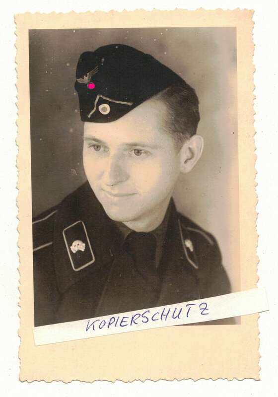 Foto Ak Portrait junger Panzermann Totenkopf Frankreich 1944 !