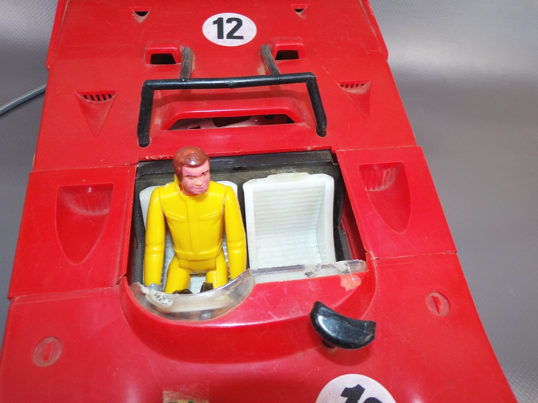 DDR Ferrari Fernlenkauto Rot Sportwagen