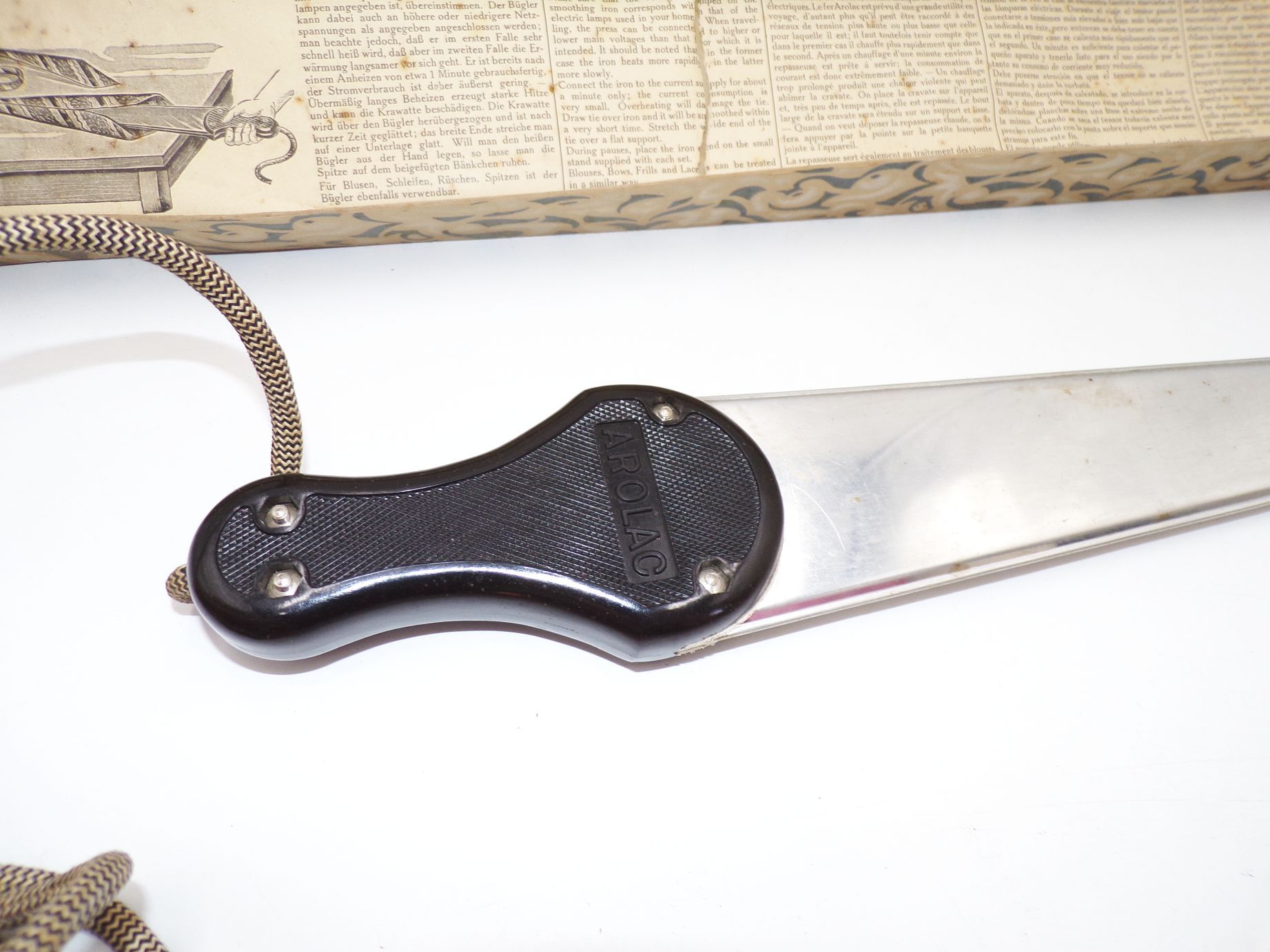 Alter Krawattenbügler Arolac mit OVP Krawatte wie Bügeleisen kurios Vintage Alter Krawattenbügler Arolac mit OVP Krawatte wie Bügeleisen kurios Vintage