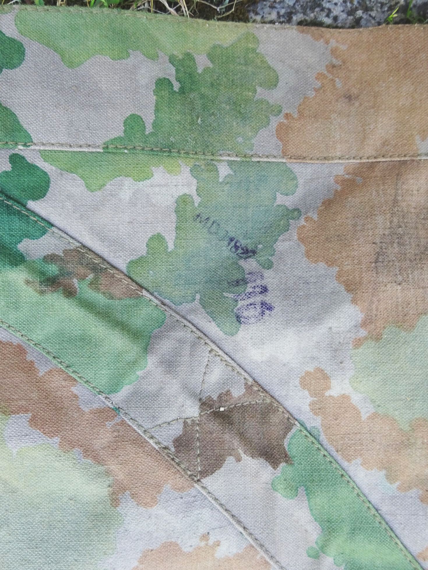 Alte Zeltplane Blumentarn NVA mit Stempel Alte Zeltplane Blumentarn NVA mit Stempel